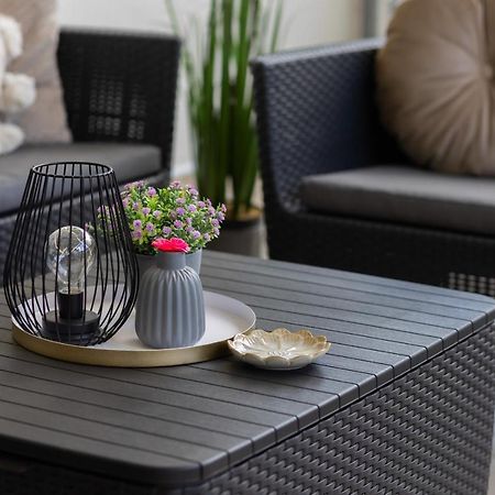 Deluxe Apartment Wronia 45 With Ac, Parking & Balcony By Renters Prestige Warszawa Zewnętrze zdjęcie