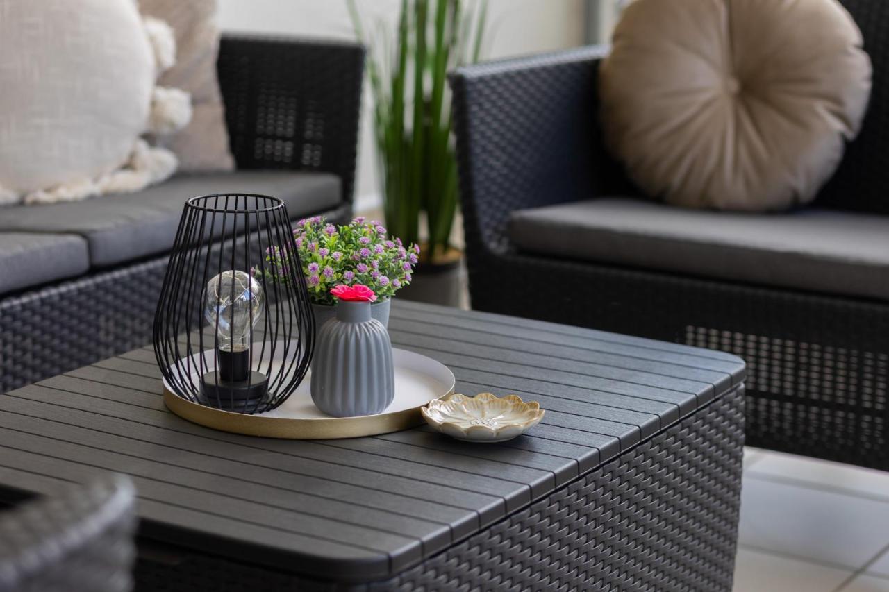 Deluxe Apartment Wronia 45 With Ac, Parking & Balcony By Renters Prestige Warszawa Zewnętrze zdjęcie